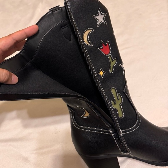 No Boundaries Women's Novelty Western Boots - Picture 5 of 10